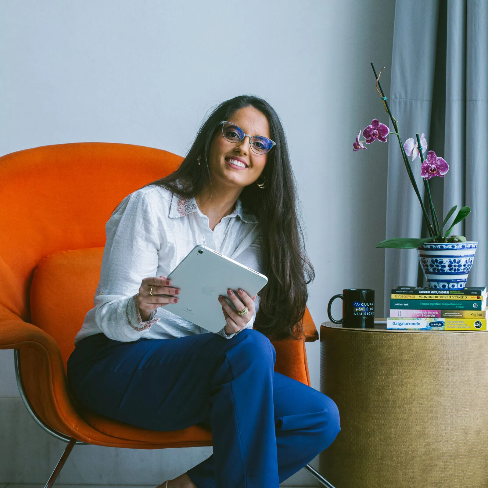 Laís Oliveira em seu consultório em Belo Horizonte